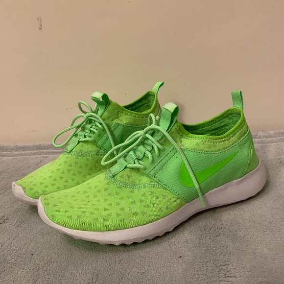 Nike Shoes - Nike neon green running shoes